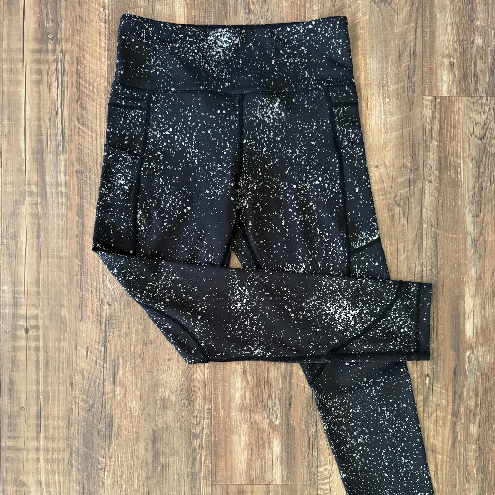 Zyia Active Black with Splatter High Rise Crop Leggings Size 6-8